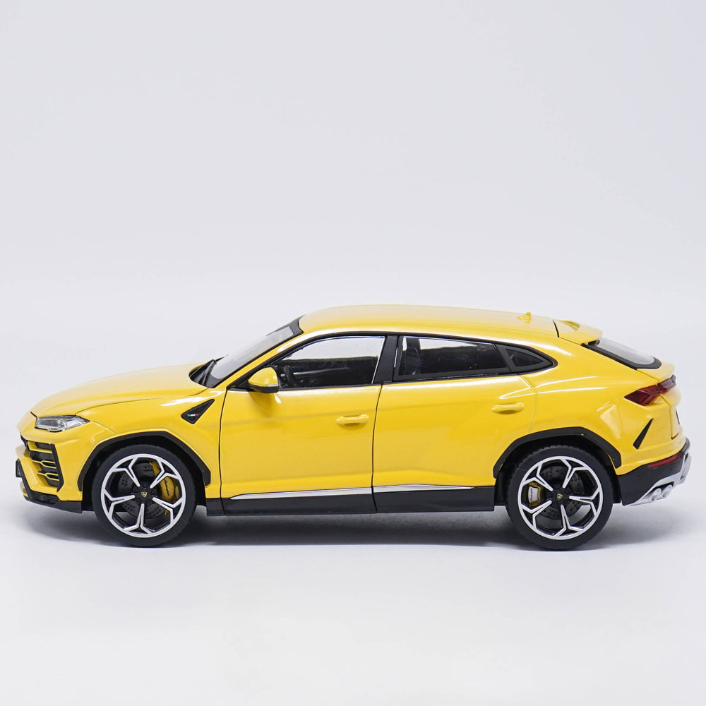 Original factory authentic Bburago 1:18 Lamborghini URUS yellow diecast car model with small gift