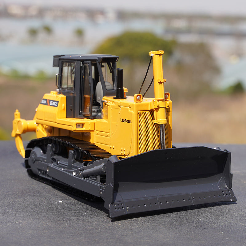 Original factory 1:35 Liugong GLGB230 Limited edition diecast Bulldozer model Alloy loading construction vehicle models for collection