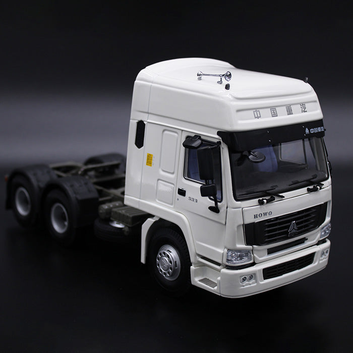 Diecast Sinotruk Howo 336 Tractor Unit Model 1:24 Scale White
