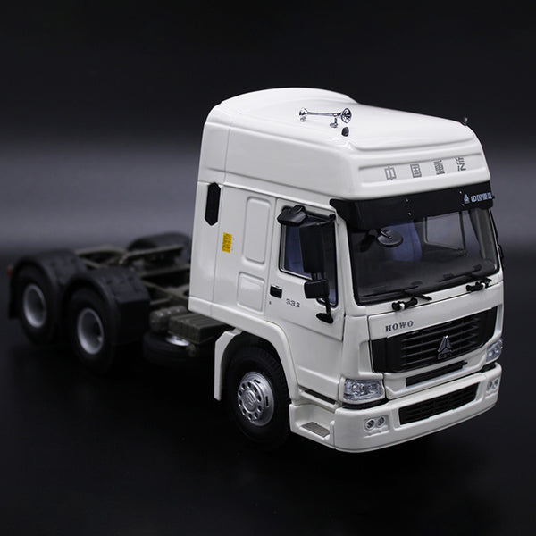 Diecast Sinotruk Howo 336 Tractor Unit Model 1:24 Scale
