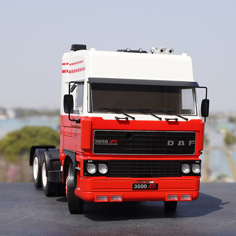 Original factory 1:18 KK DAF 3300 3600 Space cab Diecast tractor truck model for collection, promotion, gift