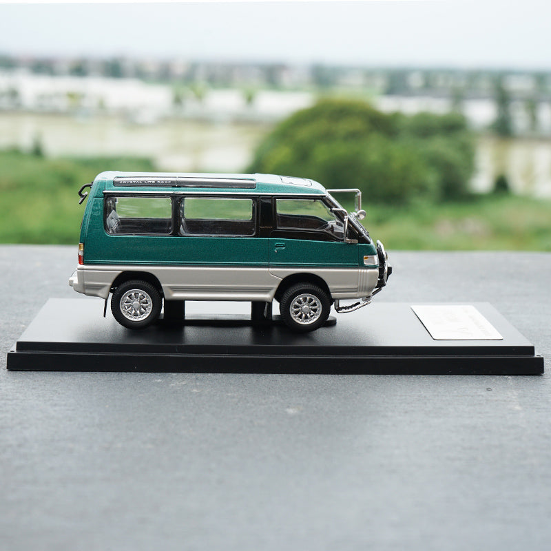 Original factory 1:43 Mitsubishi Deli truck model MC&Sunyork 4x4 delica4 WD high simulation alloy car model