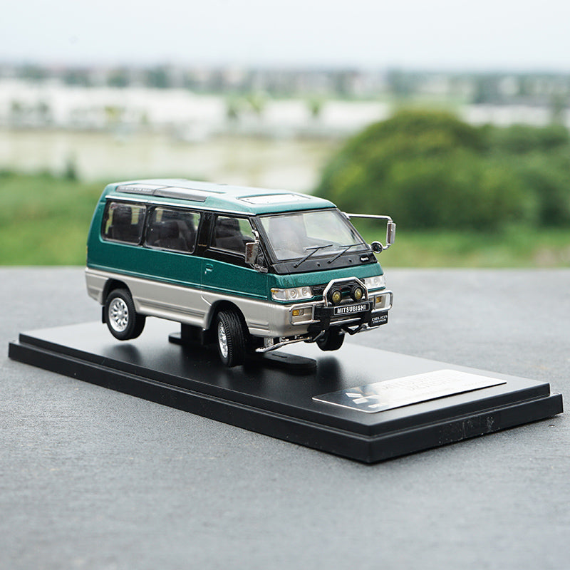 Original factory 1:43 Mitsubishi Deli truck model MC&Sunyork 4x4 delica4 WD high simulation alloy car model