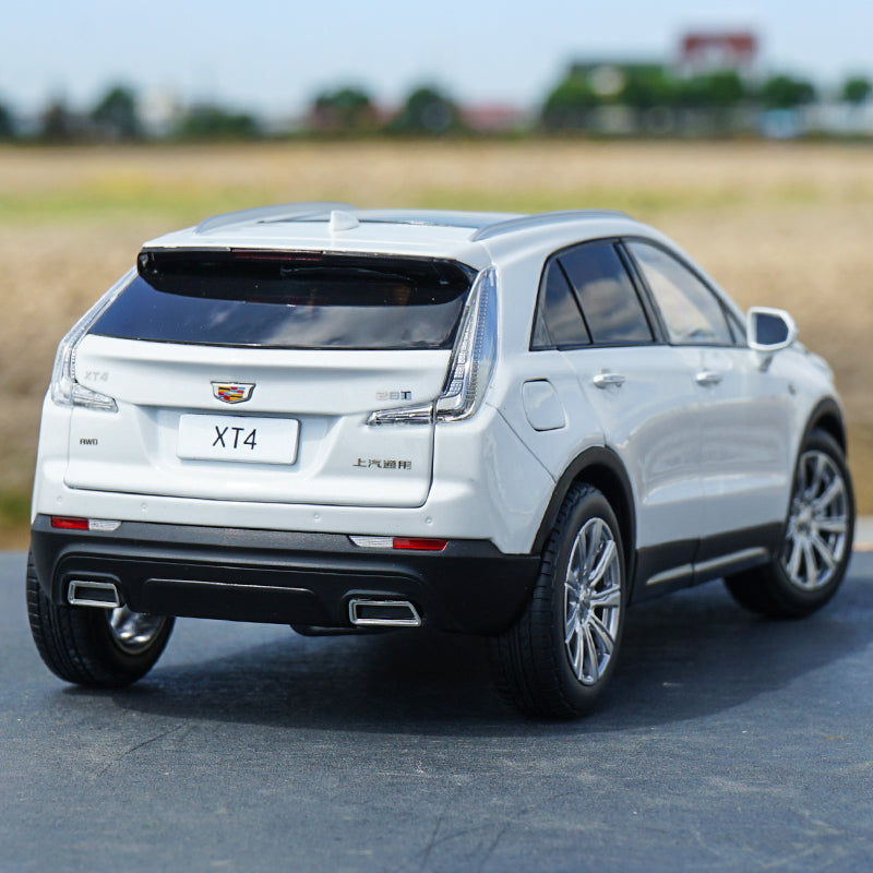 Diecast 1:18 Cadillac XT4 Dealer Edition Collectible SUV car model with small gift