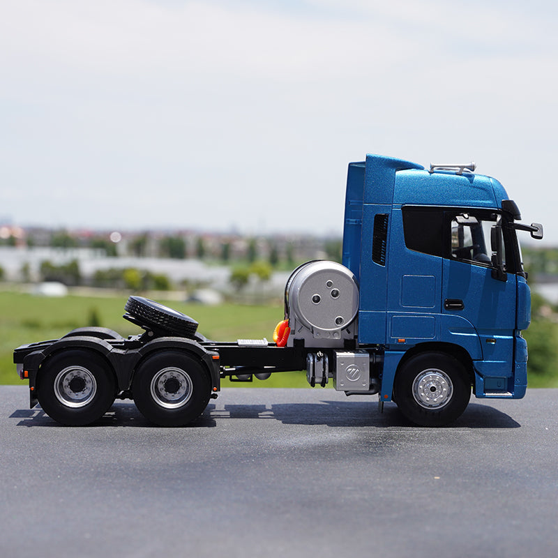 Original factory Silver/Blue 1:24 Foton Oman EST-A LNG Natural gas diecast tractor truck model for promotion, gift