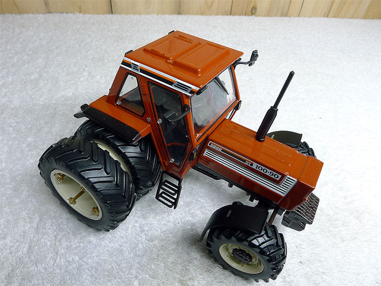 French REP 1:32 FIAT 100-90 Fiat New Holland six-wheeled agricultural vehicle Tractor model