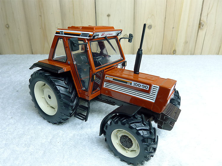 French REP 1:32 FIAT 100-90 Fiat New Holland six-wheeled agricultural vehicle Tractor model