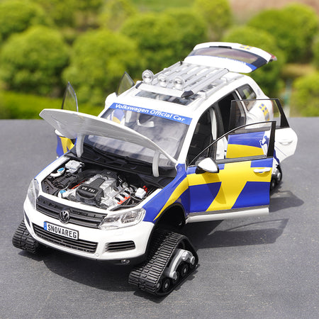 Classic KYOSHO GCD 1:18 vw Touareg modified snowmobile diecast alloy car model for collection, gift