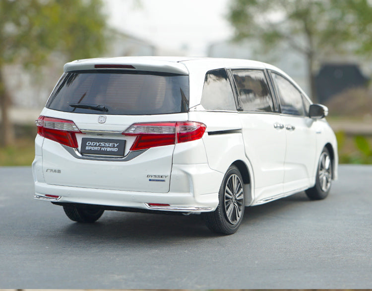 Original factory high quality 1:18 GAC Honda ODYSSEY Sport hybrid version 2019 diecast scale car model for gift, collection