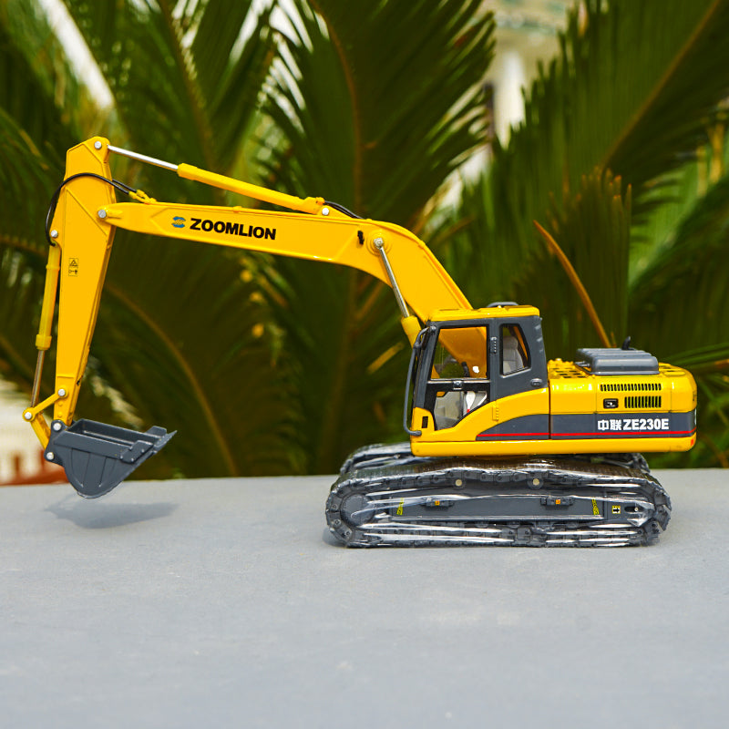 Original Authorized Authentic 1:50 Zoomlion ZE230E Hydraulic Excavator Diecast excavator model for Christmas gift,collection