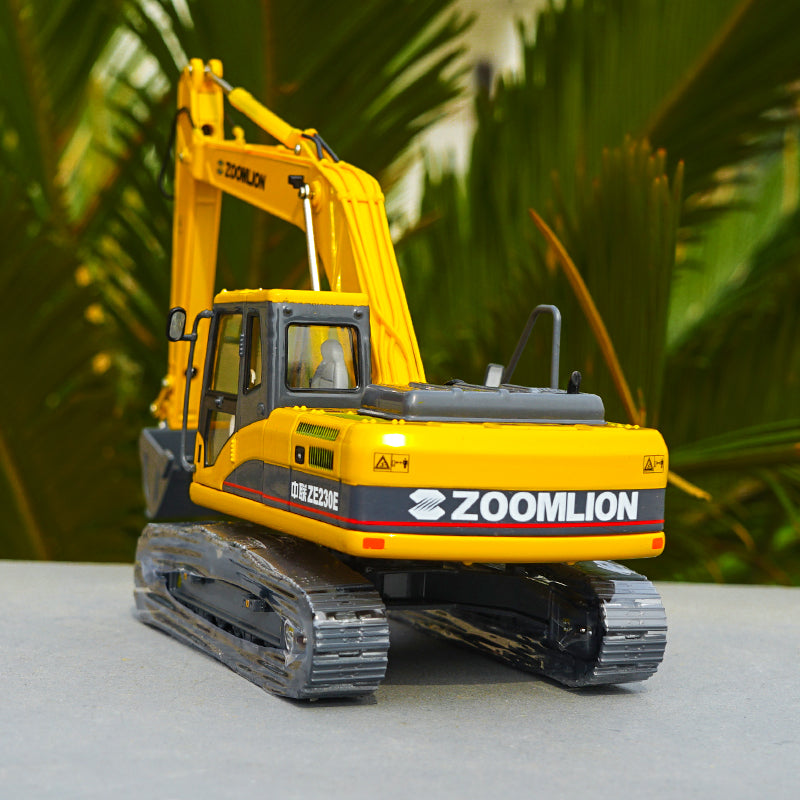 Original Authorized Authentic 1:50 Zoomlion ZE230E Hydraulic Excavator Diecast excavator model for Christmas gift,collection