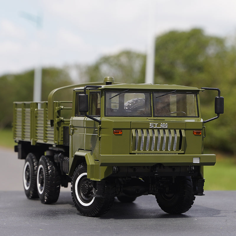 Original factory 1:24 Saic Hongyan CQ261 6×6 heavy military vehicle cross-country diecast truck alloy car model for gift, collection