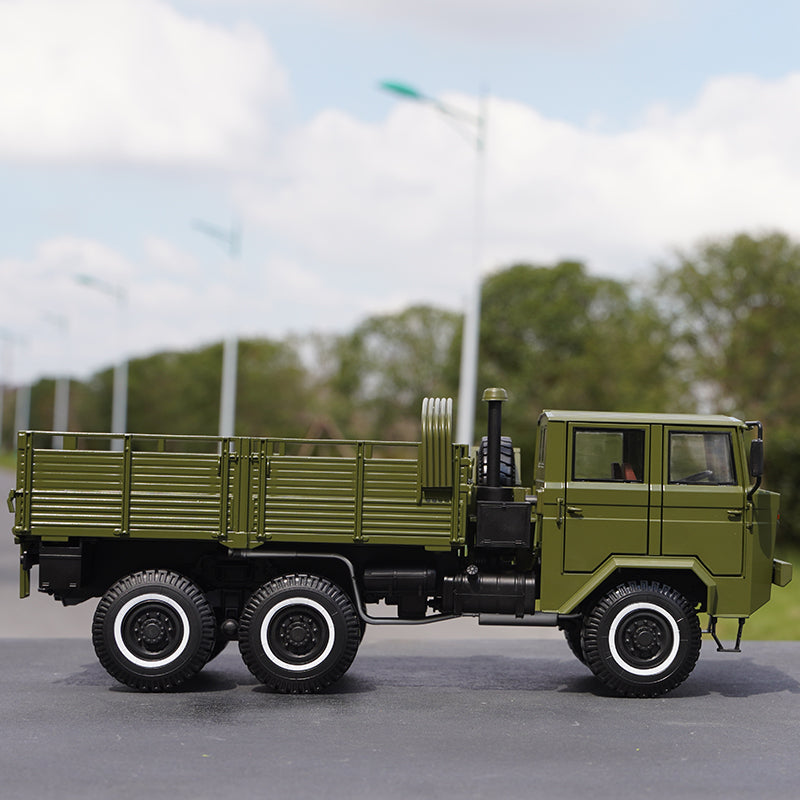 Original factory 1:24 Saic Hongyan CQ261 6×6 heavy military vehicle cross-country diecast truck alloy car model for gift, collection