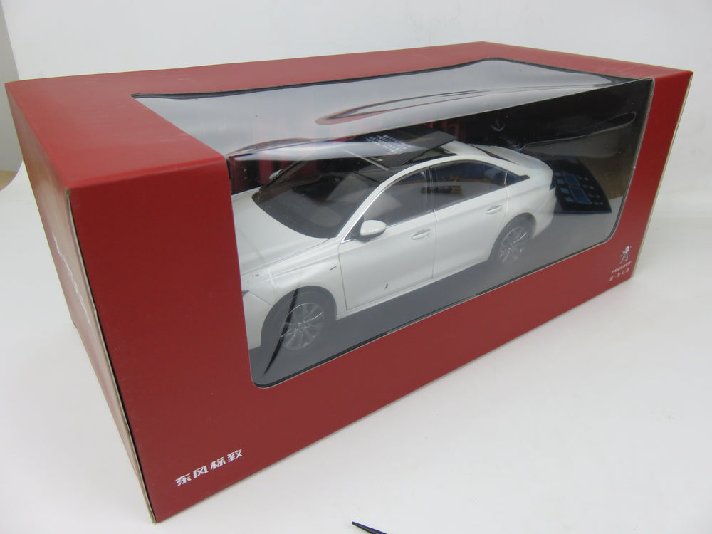 Original factory authentic 1:18 PEUGEOT new generation 508L Diecast car models for gift, toys