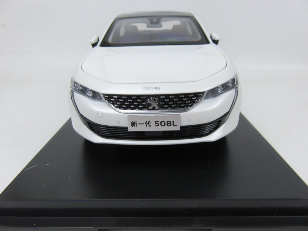 Original factory authentic 1:18 PEUGEOT new generation 508L Diecast car models for gift, toys