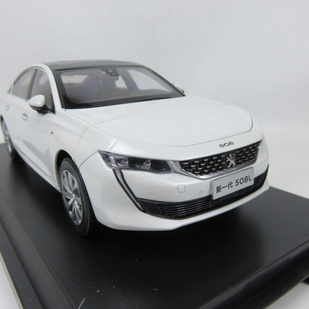 Original factory authentic 1:18 PEUGEOT new generation 508L Diecast car models for gift, toys