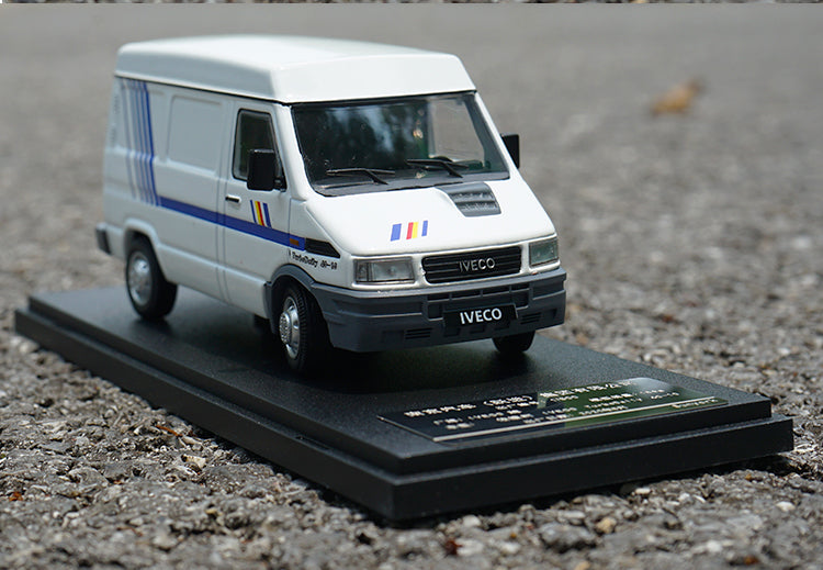 Original factory 1:43 Yuejin IVECO diecast small truck model alloy MPV van car model