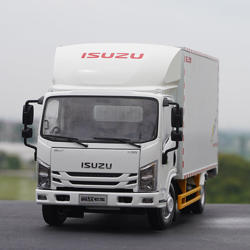 Original factory 1:18 Isuzu Yifang Wing ES diecast light truck model for gift, collection