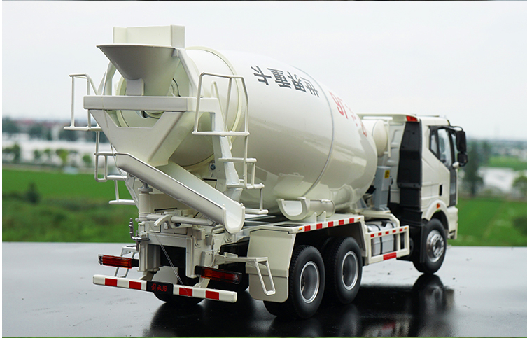 Original factory authentic 1:24 FAW Jiefang J6 diecast concrete mixer truck model for gift