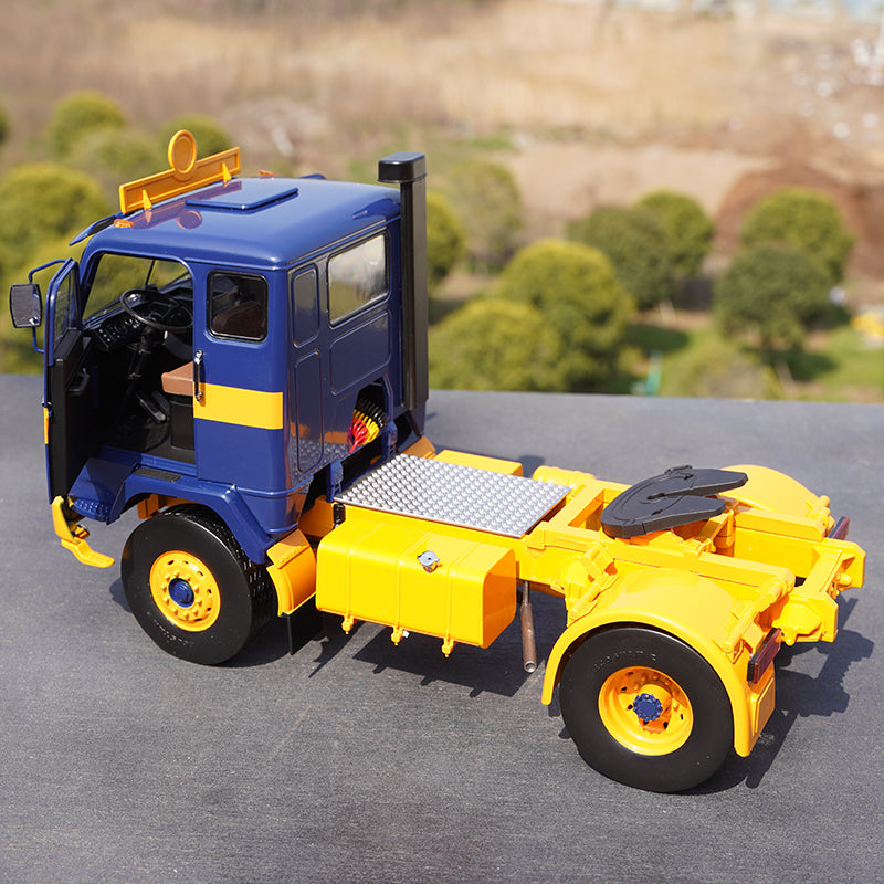 Original factory 1:18 KK Volvo F88 Diecast tractor truck model for collection, promotional gift