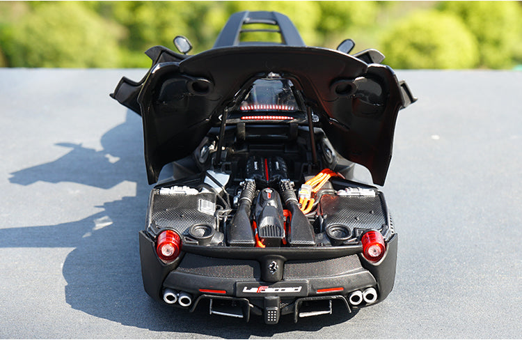 Original factory collectible 1:18 Bburago Ferrari Laferrari Sports diecast zinc Alloy sport car model for gift, collection