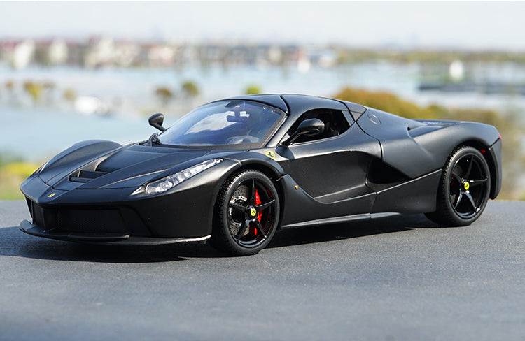 Original factory collectible 1:18 Bburago Ferrari Laferrari Sports diecast zinc Alloy sport car model for gift, collection