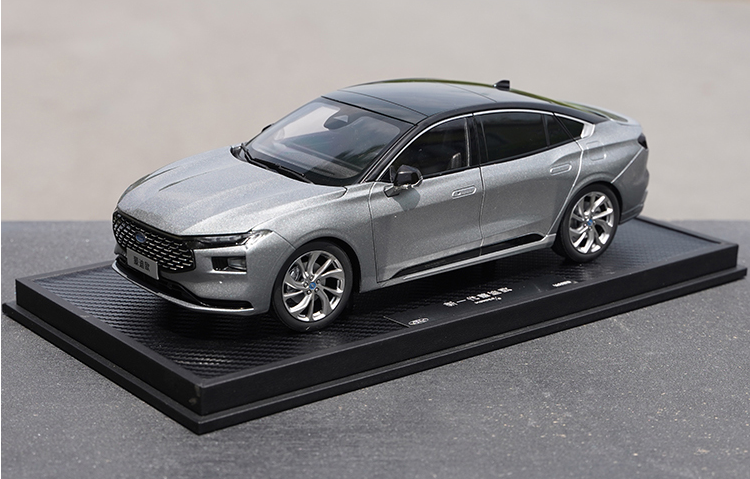 Original factory 1:18 FORD New generation MONDEO 2022 diecast scale car model for gift, toys