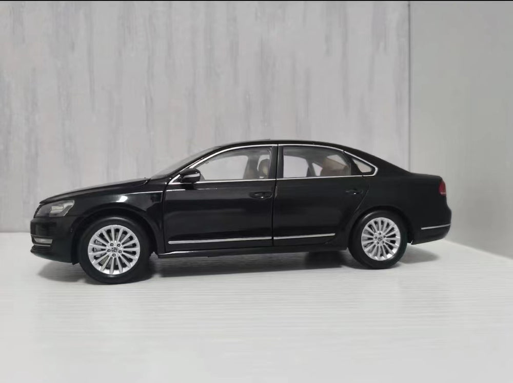 1:18 Volkswagen VW NEW passat 2011 version black diecast scale car model for collection