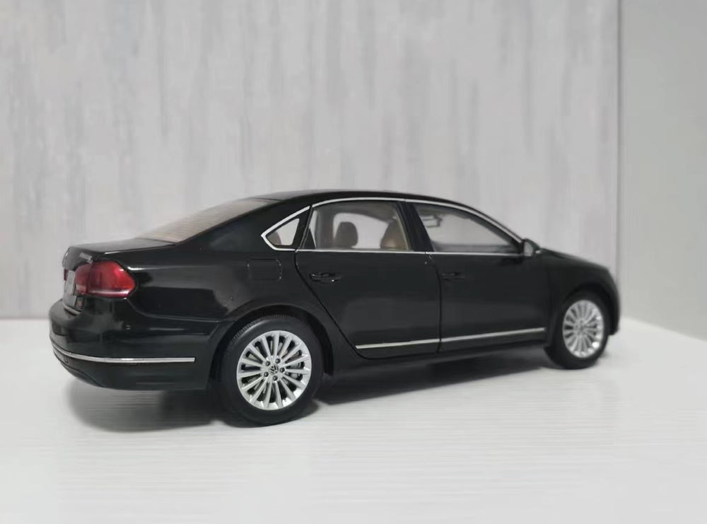1:18 Volkswagen VW NEW passat 2011 version black diecast scale car model for collection