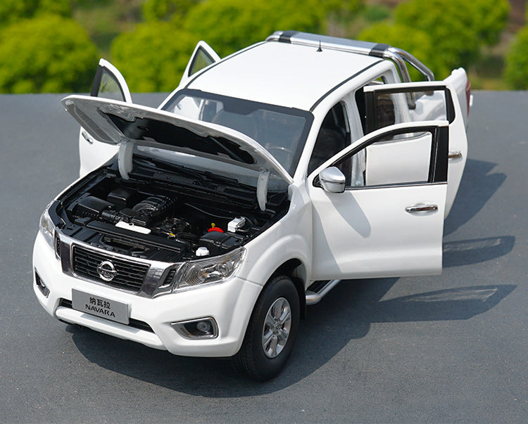 1:18 zinc alloy brown/white/red diecast NISSAN NAVARA OFF-road vehicle pickup truck models