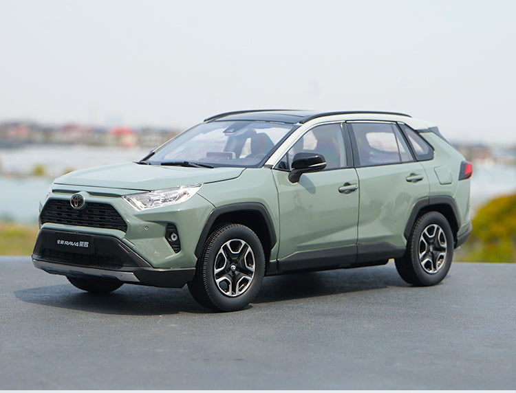 Original factory collectible 1:18 FAW Toyota brand new RAV4 2019 model diecast scale SUV car model for promotional gift