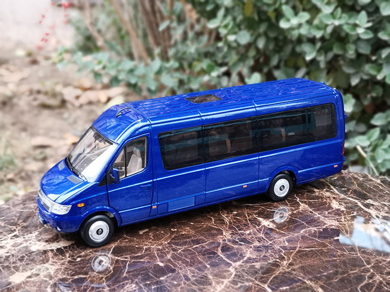 1:24 Diecast Changjiang commercial bus model with lamp