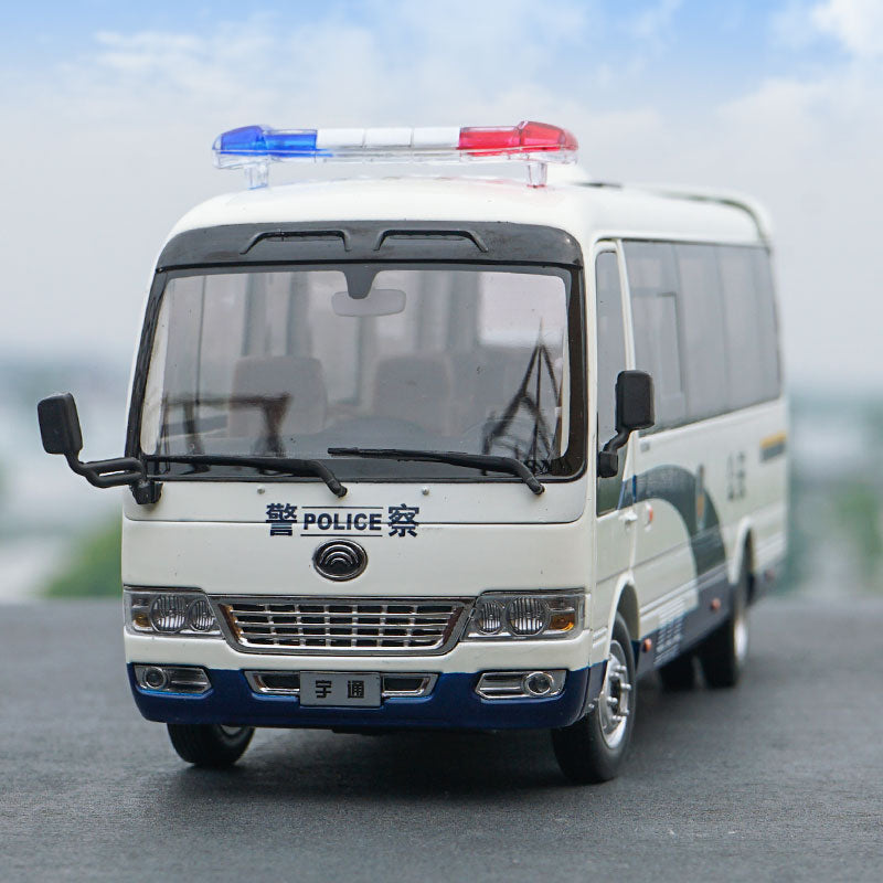 1:32 Scale Diecast Bus Coach Models,yutong Luxury Bus t7 with small gift