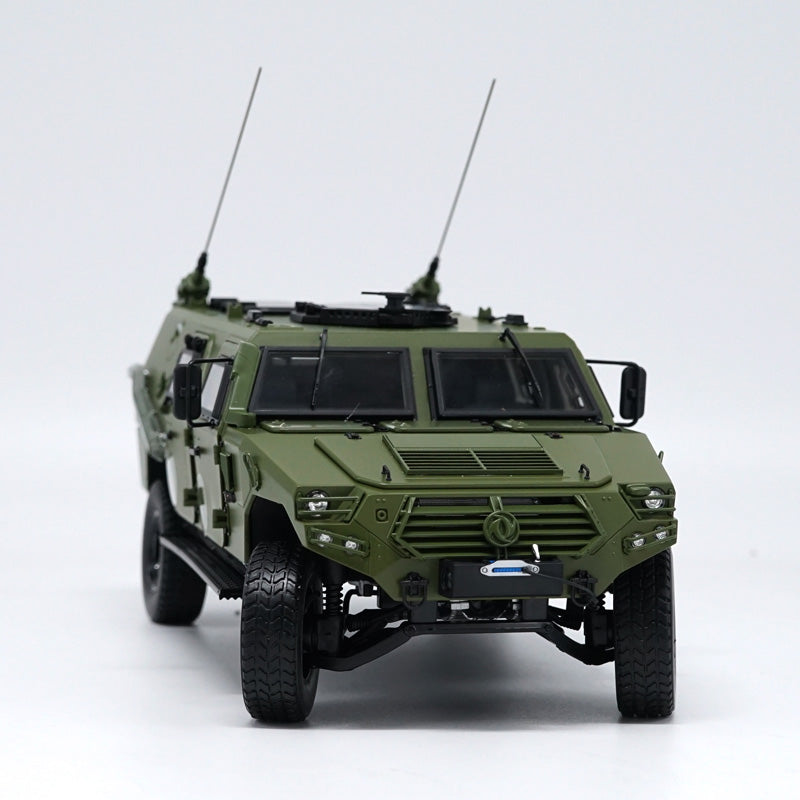 Original 1:18 Dongfeng New Warrior Off-road Armored Vehicles Alloy 70th anniversary parade military armored car models for gift, collection