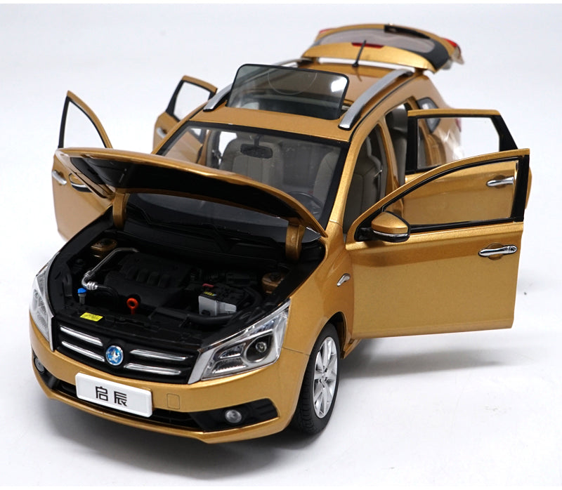 Original 1:18 Nissan VENUCIA T70 Alloy Toy Metal classic toy models for gift, collection