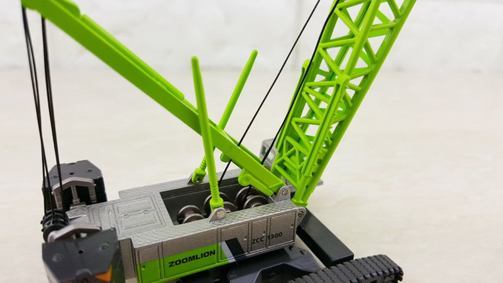 Original Authorized Authentic 1:120 Scale ZOOMLION ZCC1300 Crawler Crane Tower Engineering Machinery DieCast Toy Model for Christmas gift,collection