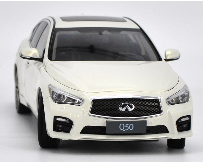 Original Authorized Authentic 1 18 Infiniti Q50S classic toy car
