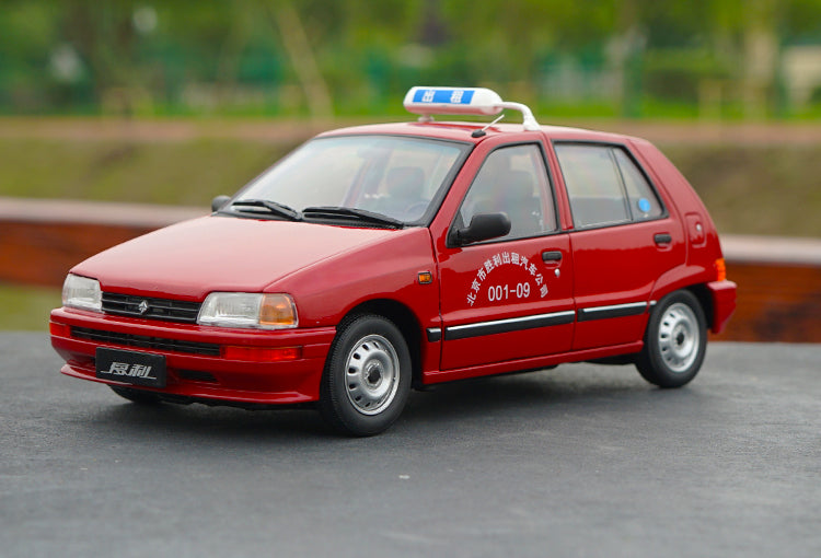 Original Authorized Authentic 1:18 Yiqi Chinese Tianjin Xiali TJ7100 Hatchback Toy Car Miniature for christmas/Birthday gift, collection