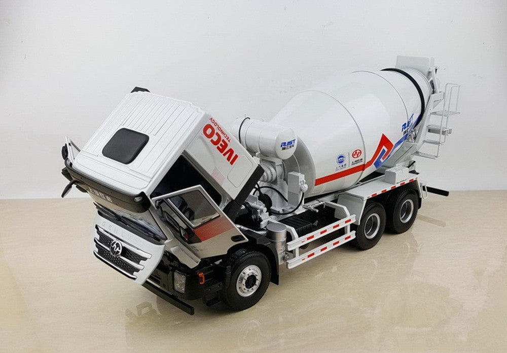 Original Authorized Authentic 1/24 SAIC Hongyan Iveco Genlvon Concrete mixer agitatorTruck construction machinery diecast model for Christmas,collection