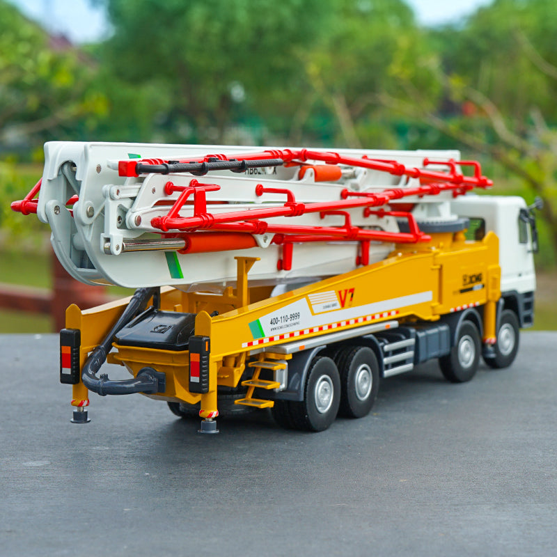 Original authentic 1:35 XCMG HB62K Schwing V7 62m diecast Pump Truck model for gift, collection
