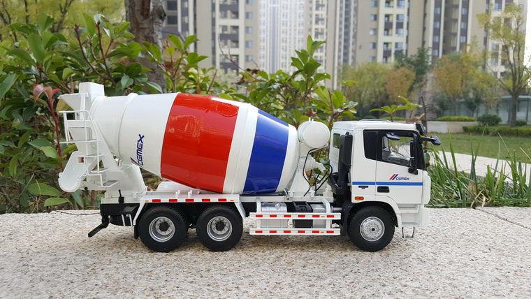 Original Authorized Authentic  1 24 Scale Foton Auman EST LOXA L9 Concrete Mixer Truck Engineering Machinery DieCast Toy Model for Christmas gift,collection