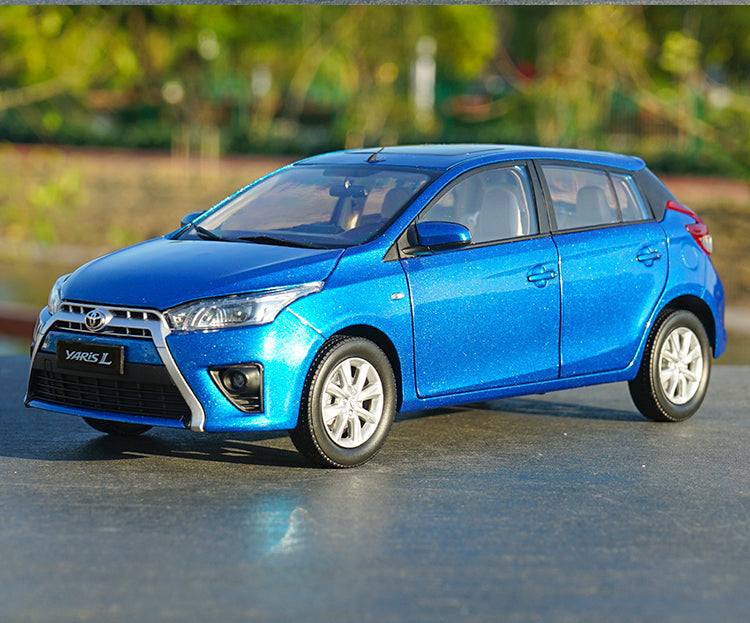 Original Authorized factory 1:18 Toyata Yaris L Car Model, Classic toy car models for gift, collection