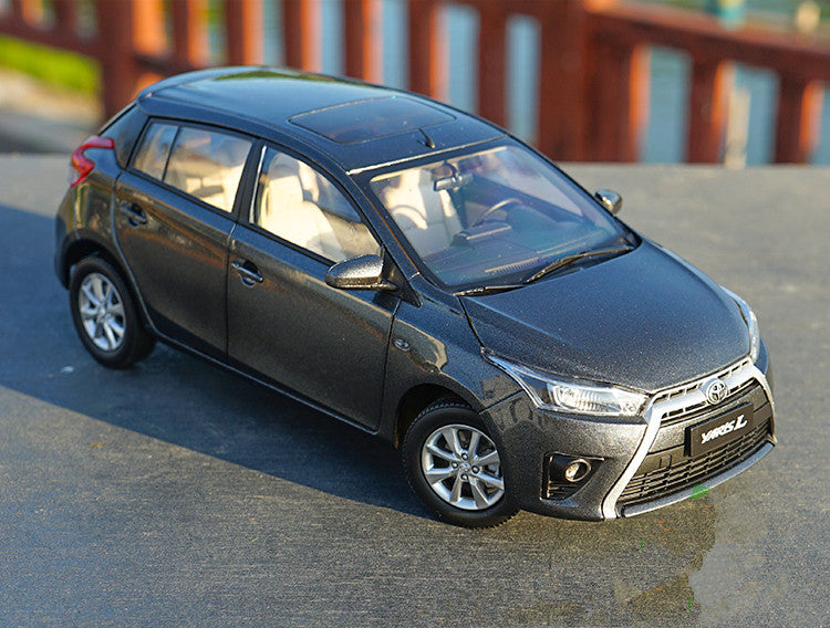 Original Authorized factory 1:18 Toyata Yaris L Car Model, Classic toy car models for gift, collection