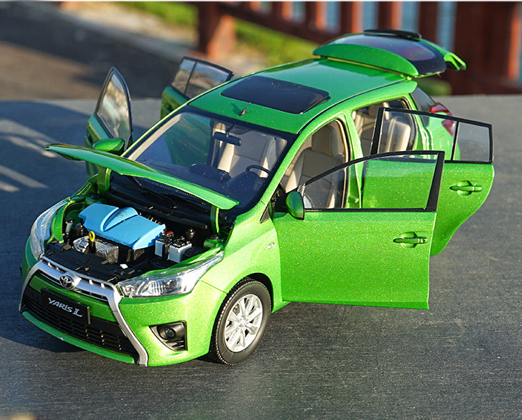 Original Authorized factory 1:18 Toyata Yaris L Car Model, Classic toy car models for gift, collection