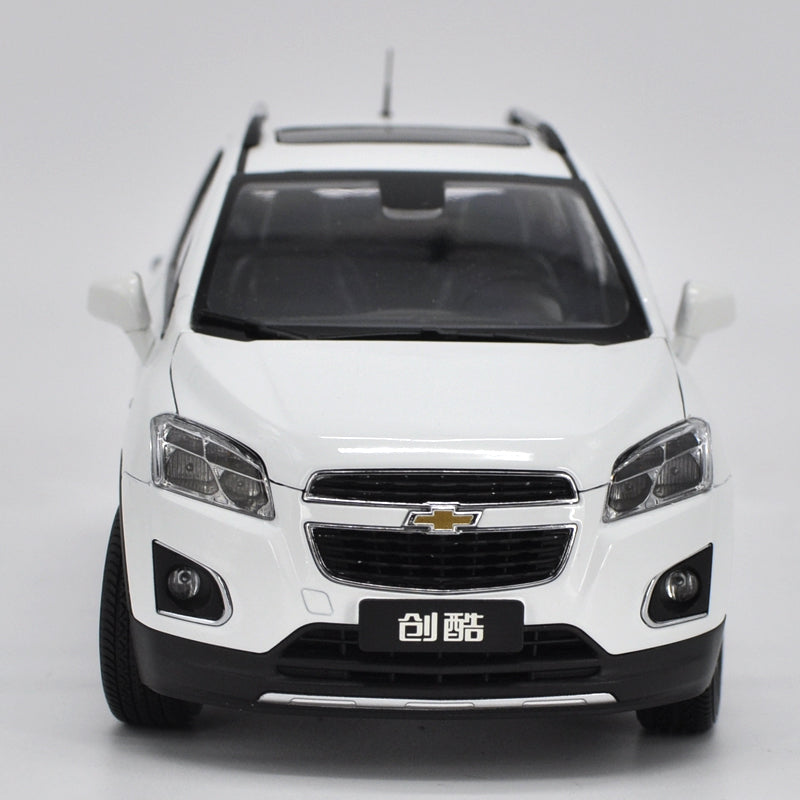 Original Authorized factory diecast 1:18 Chevrolet TRAX SUV Classic toy car Models for gift, collection