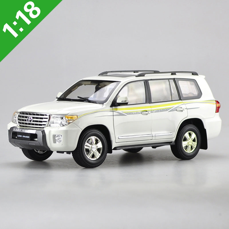 Original Authorized factory diecast 1:18 Toyota 2012 LAND CRUISER LC200 green Classic toy car Models for gift, collection