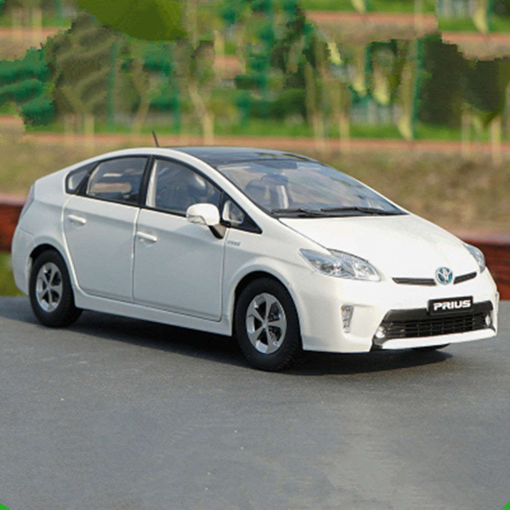 Original Authorized factory diecast 1:18 Toyota Prius hybrid Diecast Metal Classic toy Models for gift, collection