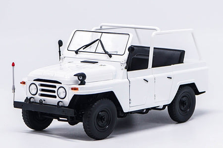 Original Authorized factory diecast 1:18 beijing jeep BJ212 green Classic toy car Models for gift, collection