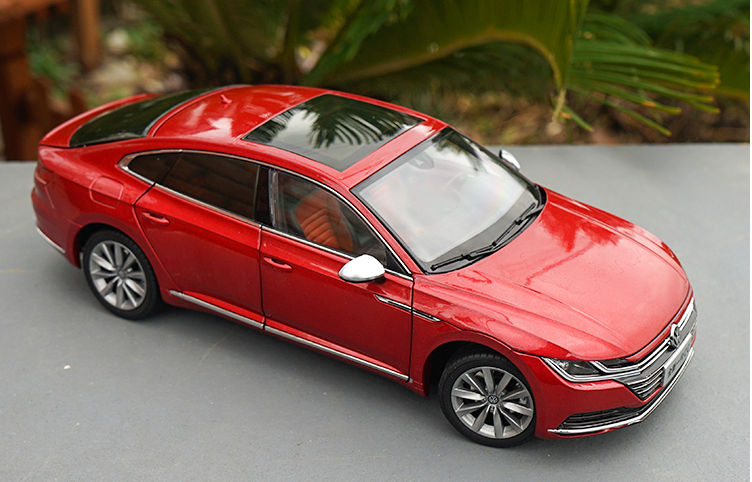 最新情報 Original 2018 Arteon CC Volkswagen Scale 1:18 version dealer 乗用車