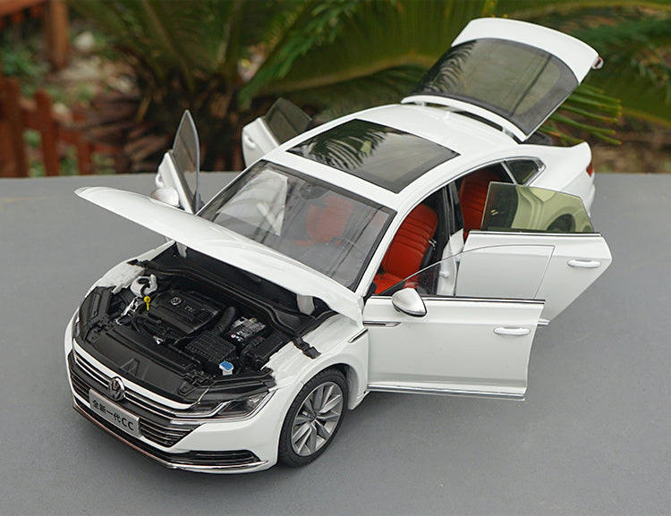 Original dealer version 1 18 Scale Volkswagen CC Arteon 2018 with